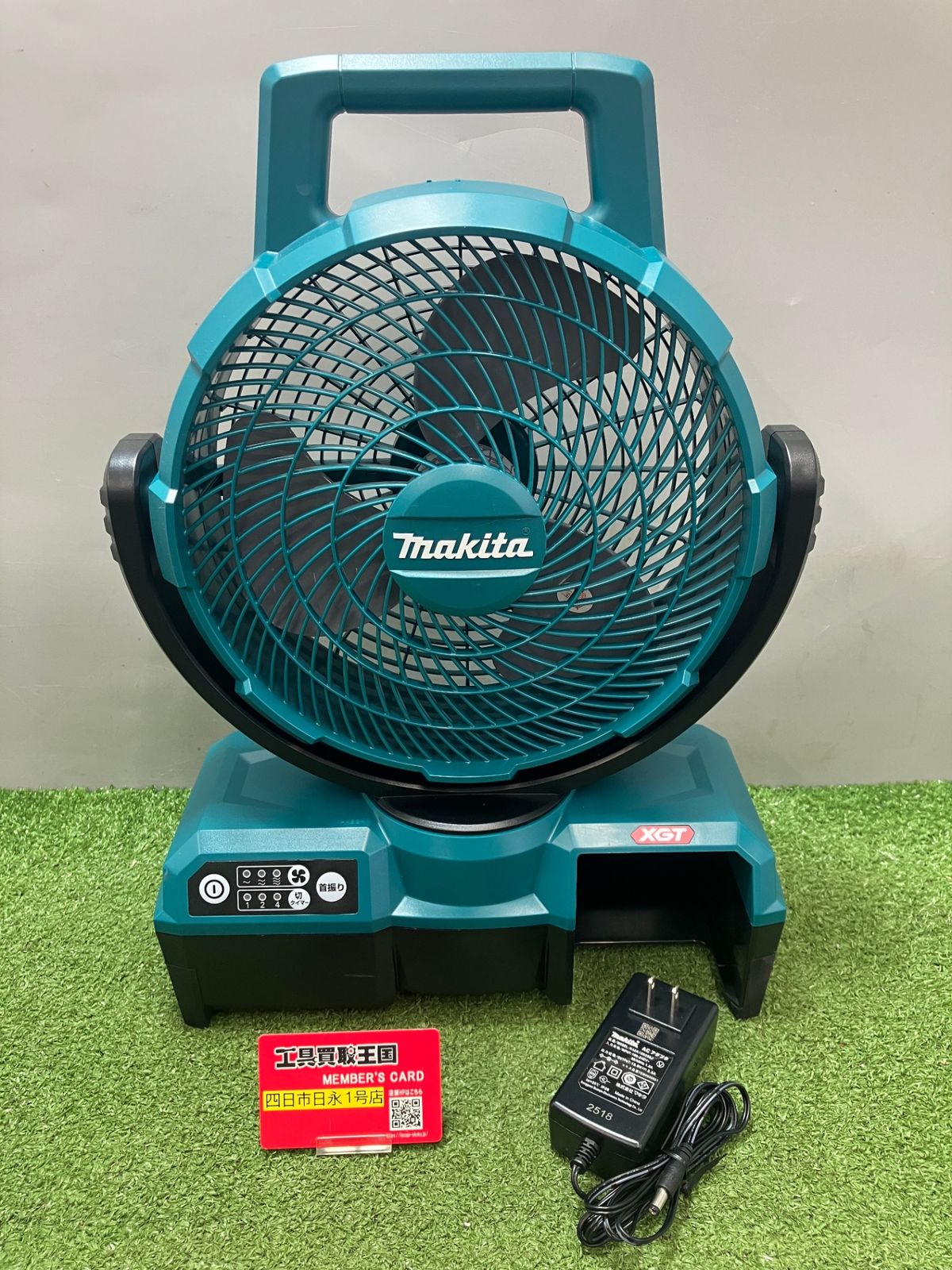 【中古品】【0936】マキタ 充電式ファン羽根径23.5cm(40Vmax)青 ACアダプタ付/バッテリ充電器別売 CF001GZ　ITUOO0YQDO2G