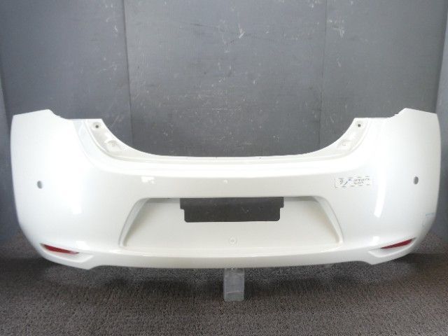 9968　ニッサン リーフ　AZE0　リアバンパー　リヤバンパー　QAB　（Z4-6）