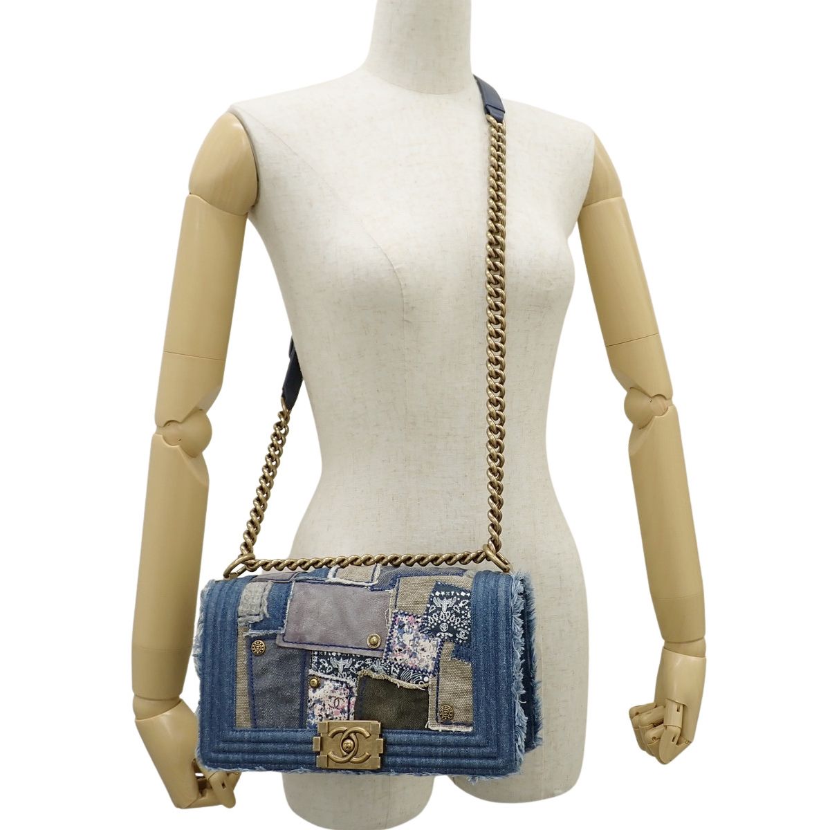 CHANEL(シャネル) ボーイシャネル パッチワーク デニム チェーンショルダーバッグ ショルダーバッグ 肩掛け 斜め掛け デニム ブルー青 ゴールド金具 レディース 40802204989【中古】【アラモード】
