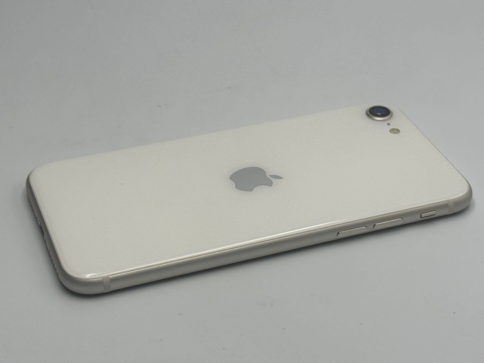【中古C】iPhone SE 3 64GB スターライト SIMフリー 白ロム 【中古C】iPhone SE 3 64GB スターライト SIMフリー 白ロム