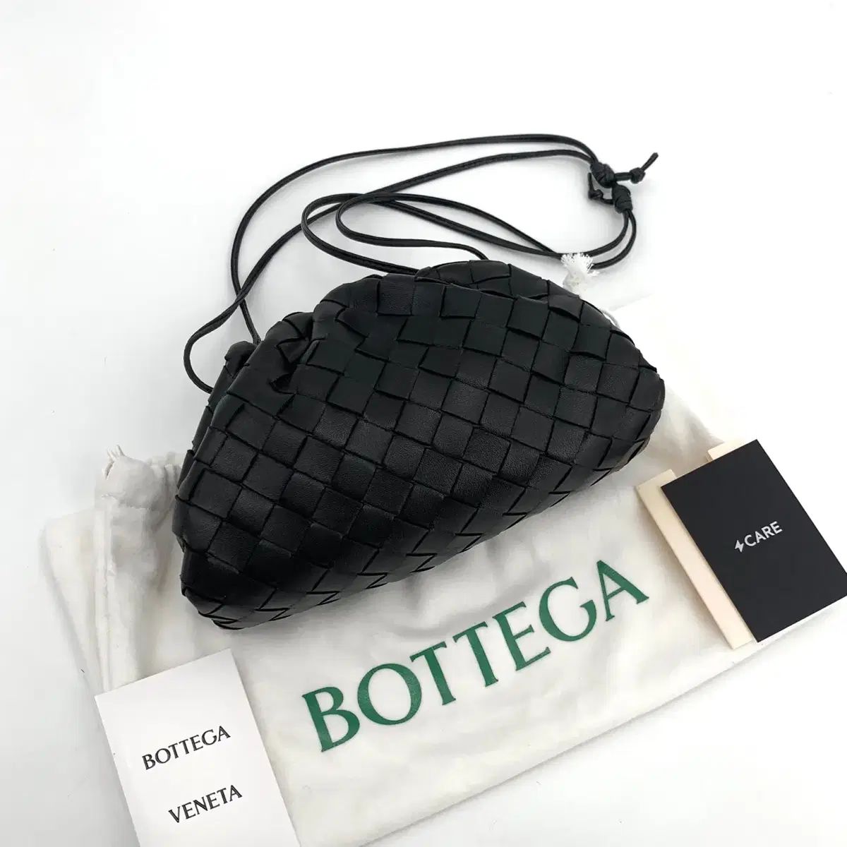 BOTTEGA VENETA ボッテガ・ヴェネタ ミニ ウィービング マンドゥバッグ ギャザーバッグ 585852