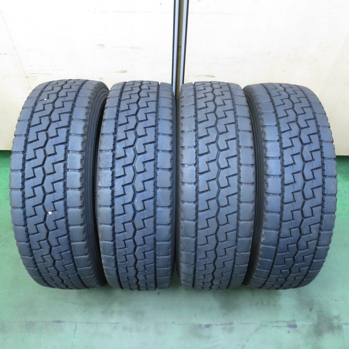 4本価格！24年★トラック 高荷重 トレーラー 等 タイヤ 235/70R17.5 136/134J トーヨー M626 オールシーズン ミックス 17.5インチ★6072910イスタ 31,070円