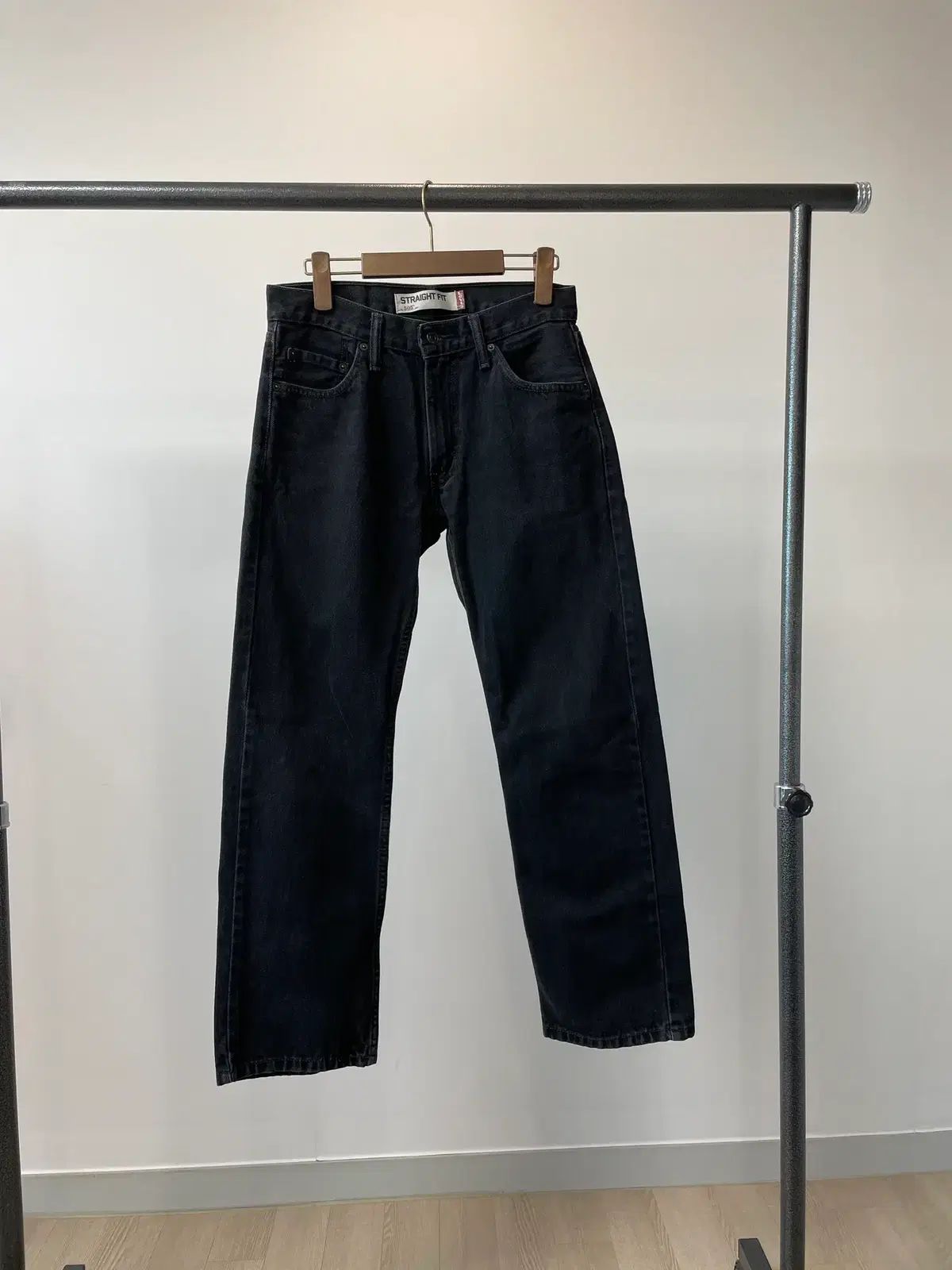 (30) Levi's リーバイス505 ブラックデニムパンツ 9,456円