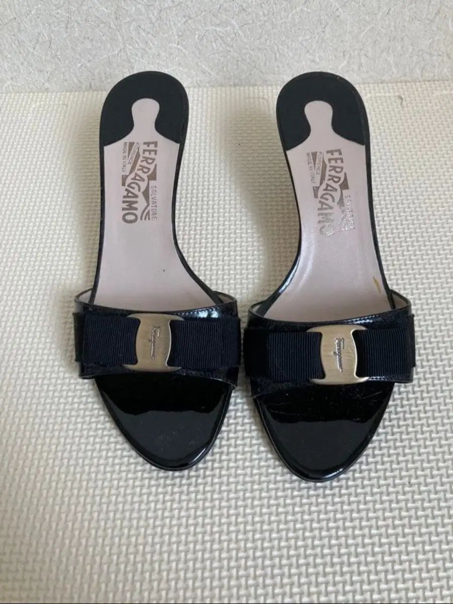 FERRAGAMO フェラガモ ミュール サンダル ヒール ブラック 8サイズ 245-250