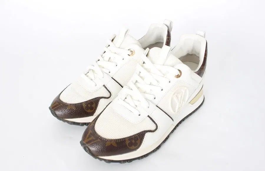 ルイヴィトン LV ランナウェイ スニーカー ゴールド 白 36 5 (235) 104,814円
