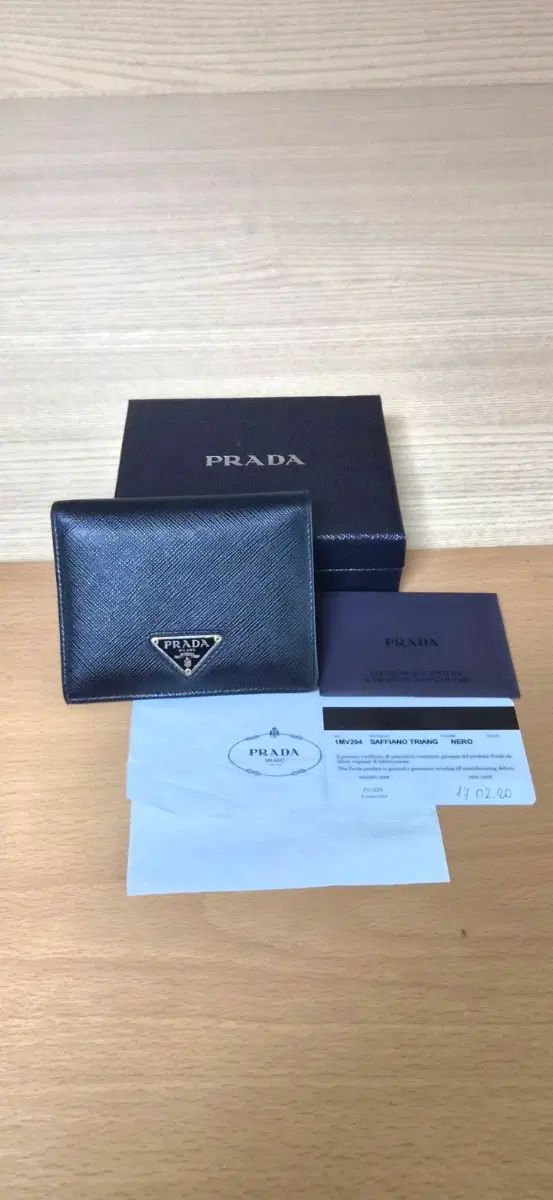 PRADA プラダ 三角ロゴ 二つ折り財布/財布 正規品 S級 (保証書 O) 44,832円