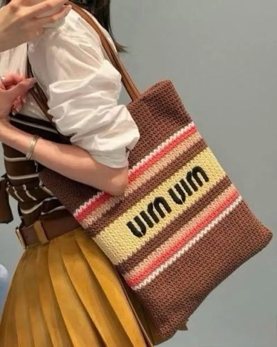 ラフィア トートバッグ 7,549円