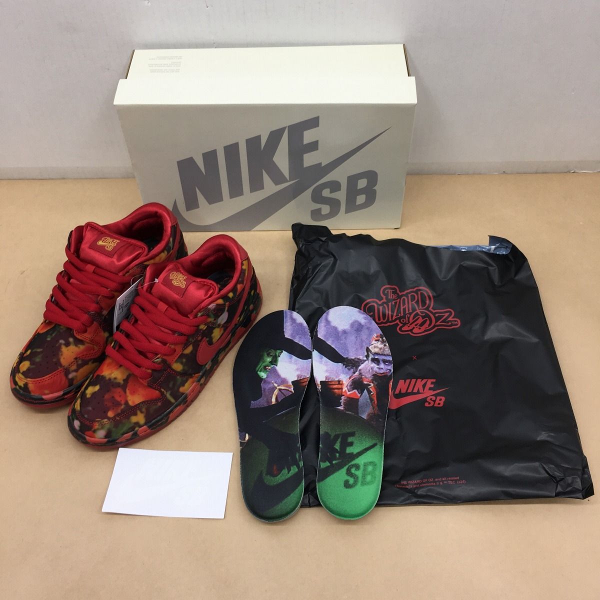 未使用 The Wizard of Oz × NIKE SB DUNK LOW Poppy Field FZ1291-600 サイズ25cm【WS2370-003】