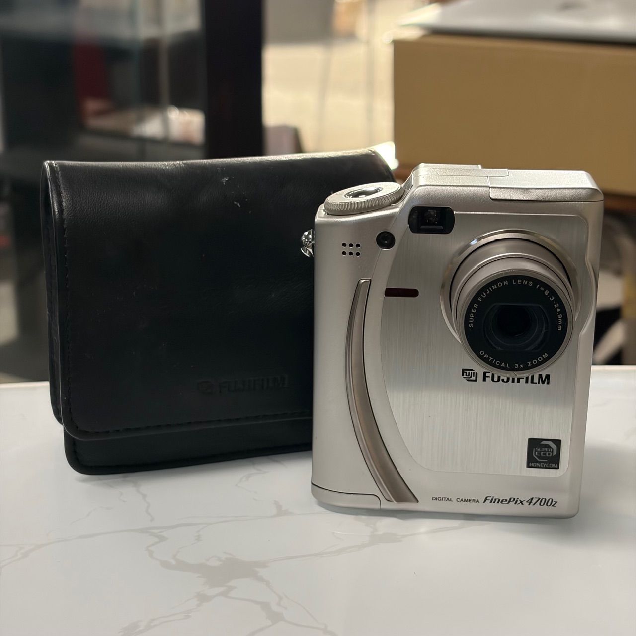 【美品/動作確認済】FUJIFILM 富士フイルム FinePix 4700Z デジタルカメラ スーパーCCDハニカム 光学3倍ズーム FUJINON 432万画素記録 SmartMedia 64MB シルバー 平成レトロ オールドデジカメ Y2K 7,485円