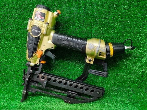 ◎日立工機 高圧フロア用タッカ N5004HMF エア漏れなし、動作確認済み