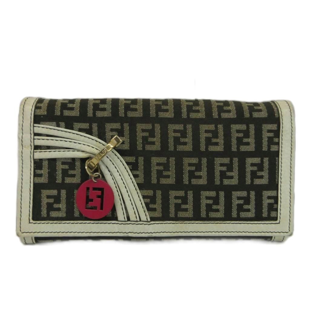 フェンディ FENDI 長財布 二つ折り キャンバス レザー ズッキーノ柄 総柄 ロゴチャーム 黒 ブラック 白 ホワイト /XZ ■GY04 8,284円