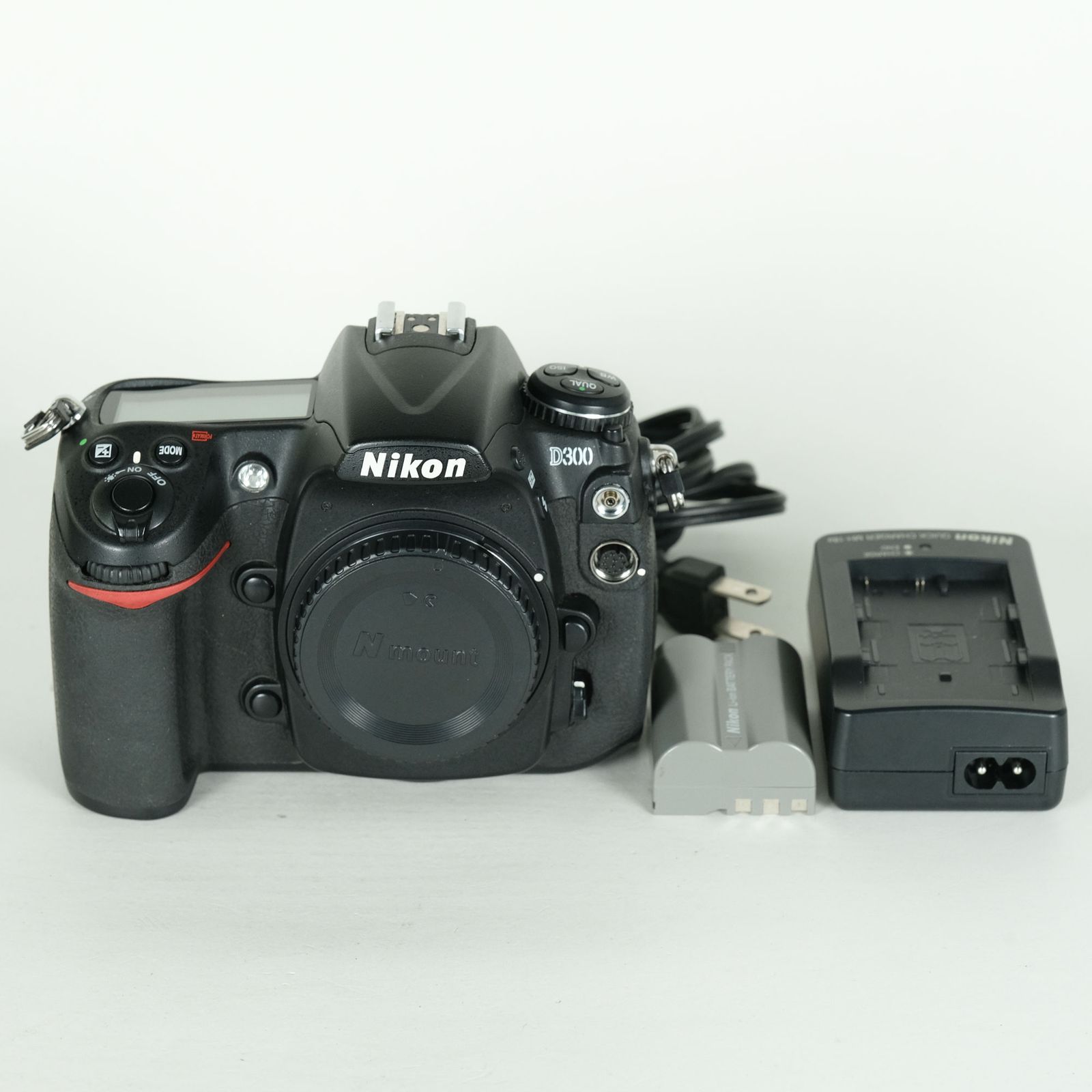 [並品] Nikon D300 ボディ | ニコンFマウント 9,490円