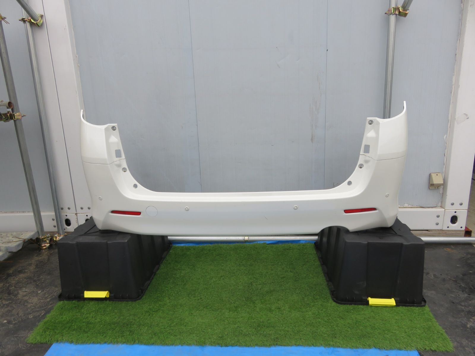 ★SFC8128/アルファード ヴェルファイア 20系 ANH20W ANH25W GGH20W GGH25W 後期 純正リアバンパー リヤバンパー 白070 ホワイトパール