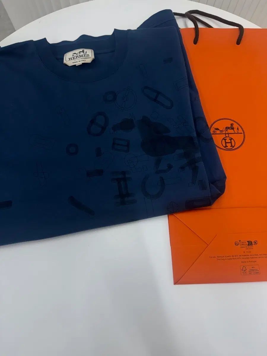 新品新モデル Hermes エルメス ネイビー Tシャツ