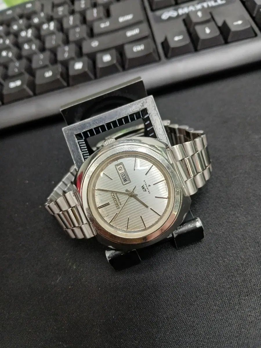 ヴィンテージ SEIKO セイコー ロードマチック (LM) 自動 大型 ゴールデンパンダダイアル 33,426円