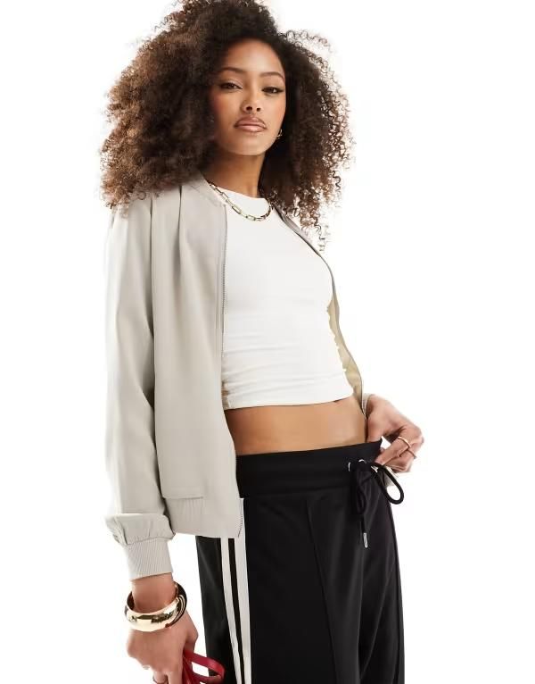 ヴェロモーダ レディース アウター ジャケット・ブルゾン Vero Moda lightweight zip front bomber jacket in stone ストーン