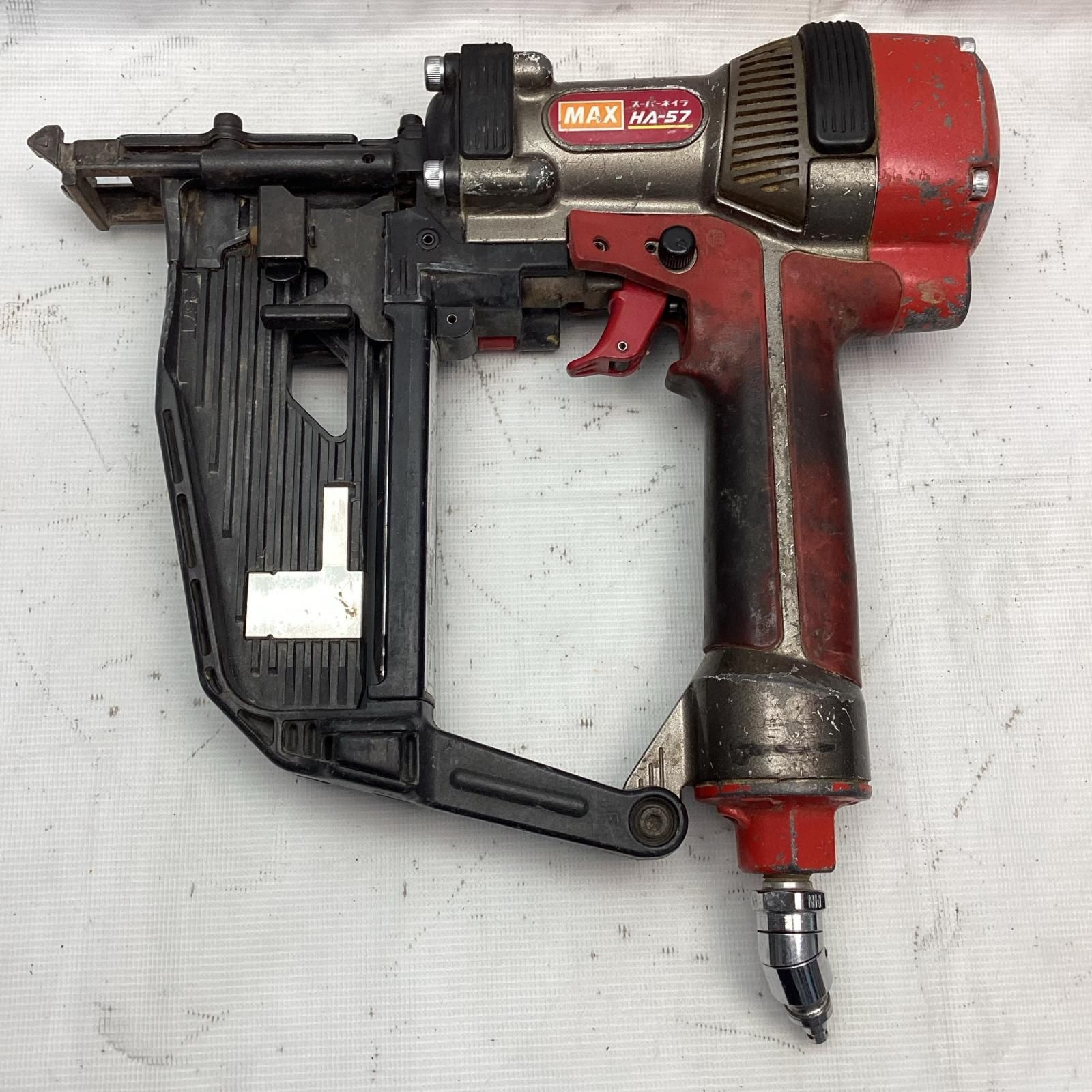 MAX マックス エア釘打ち HA-57/957Tﾌﾛｱ レッド 傷や汚れあり