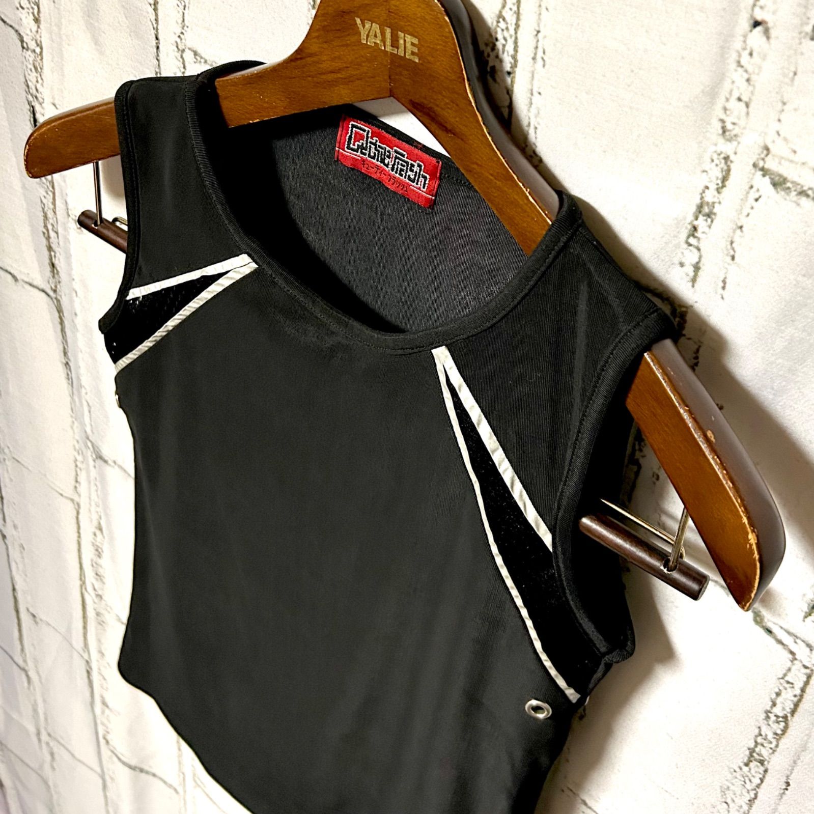 Qutie Frash / サイバー　ベスト キューティーフラッシュ　ブラック Qutie Frash キューティーフラッシュ カットソー サイバー 90S 00S