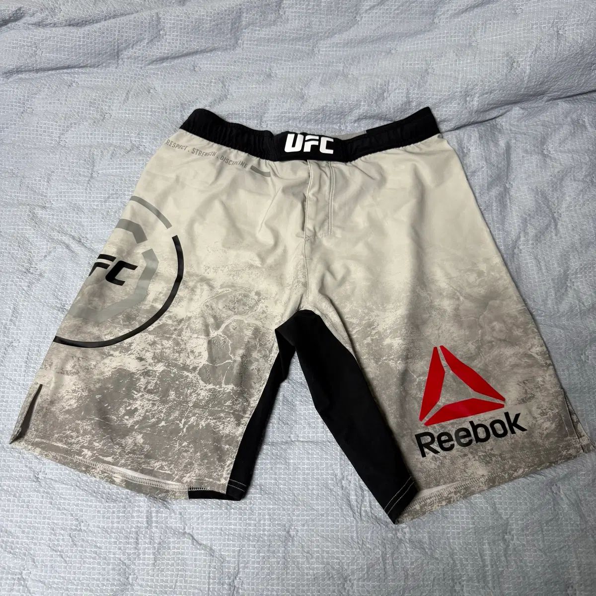 リーボック UFC ファイトショーツ 30サイズ 11,239円