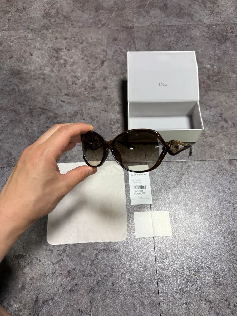 ディオール サングラス フルセット 16,113円