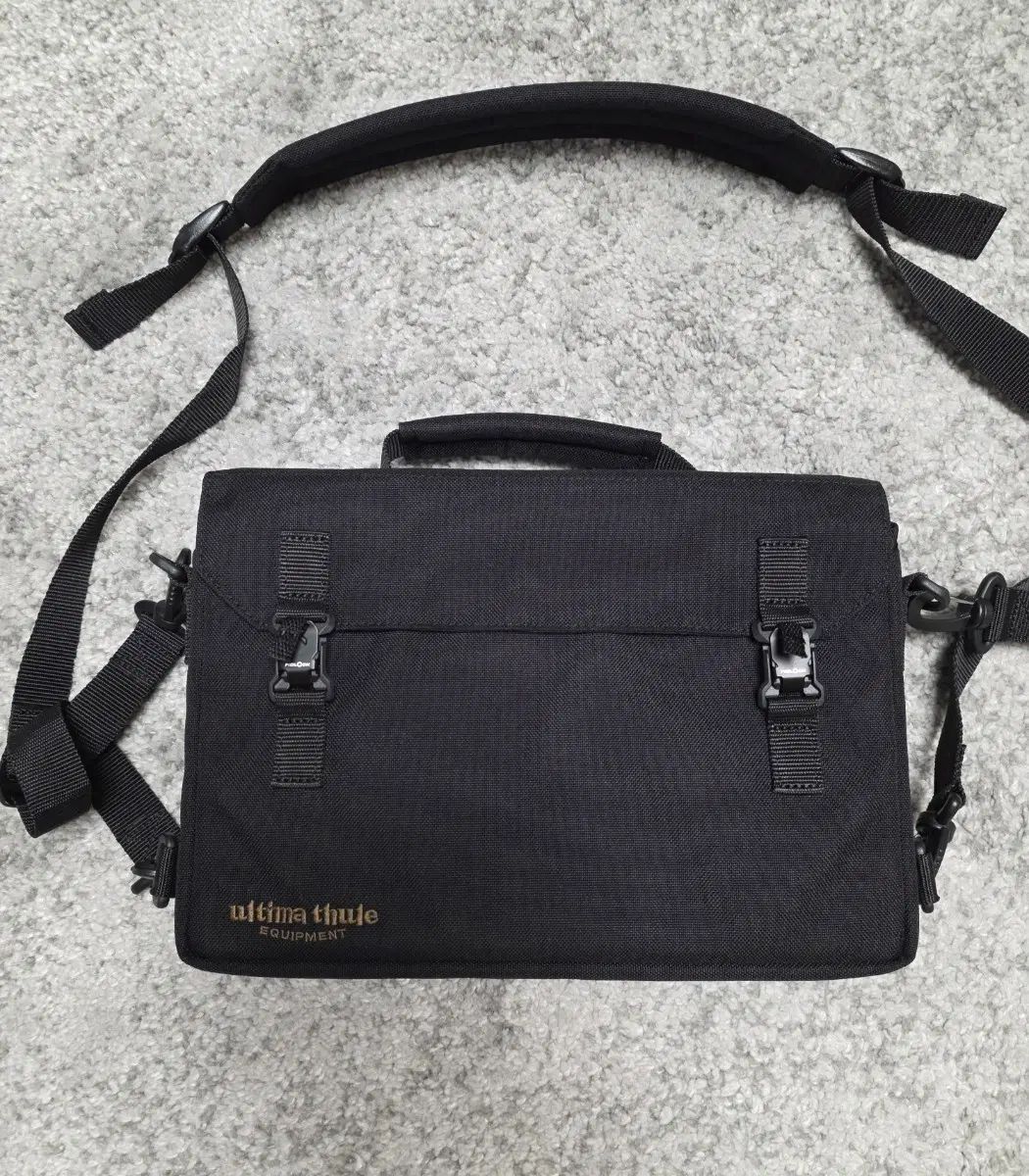 FREEWHEELERS ULTIMA THULE クアッドラ ショルダーバッグ