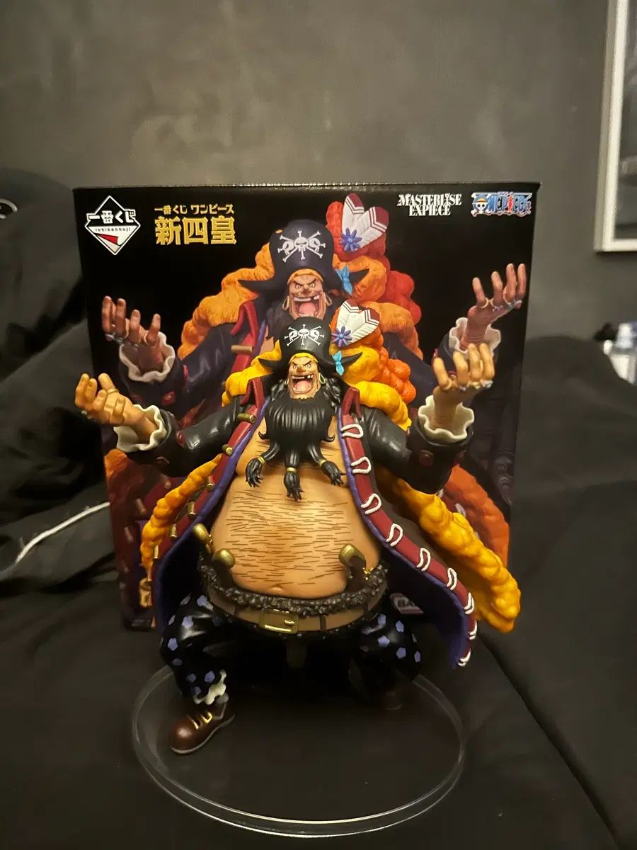 ONE PIECE マーシャル・D・ティーチ フィギュア