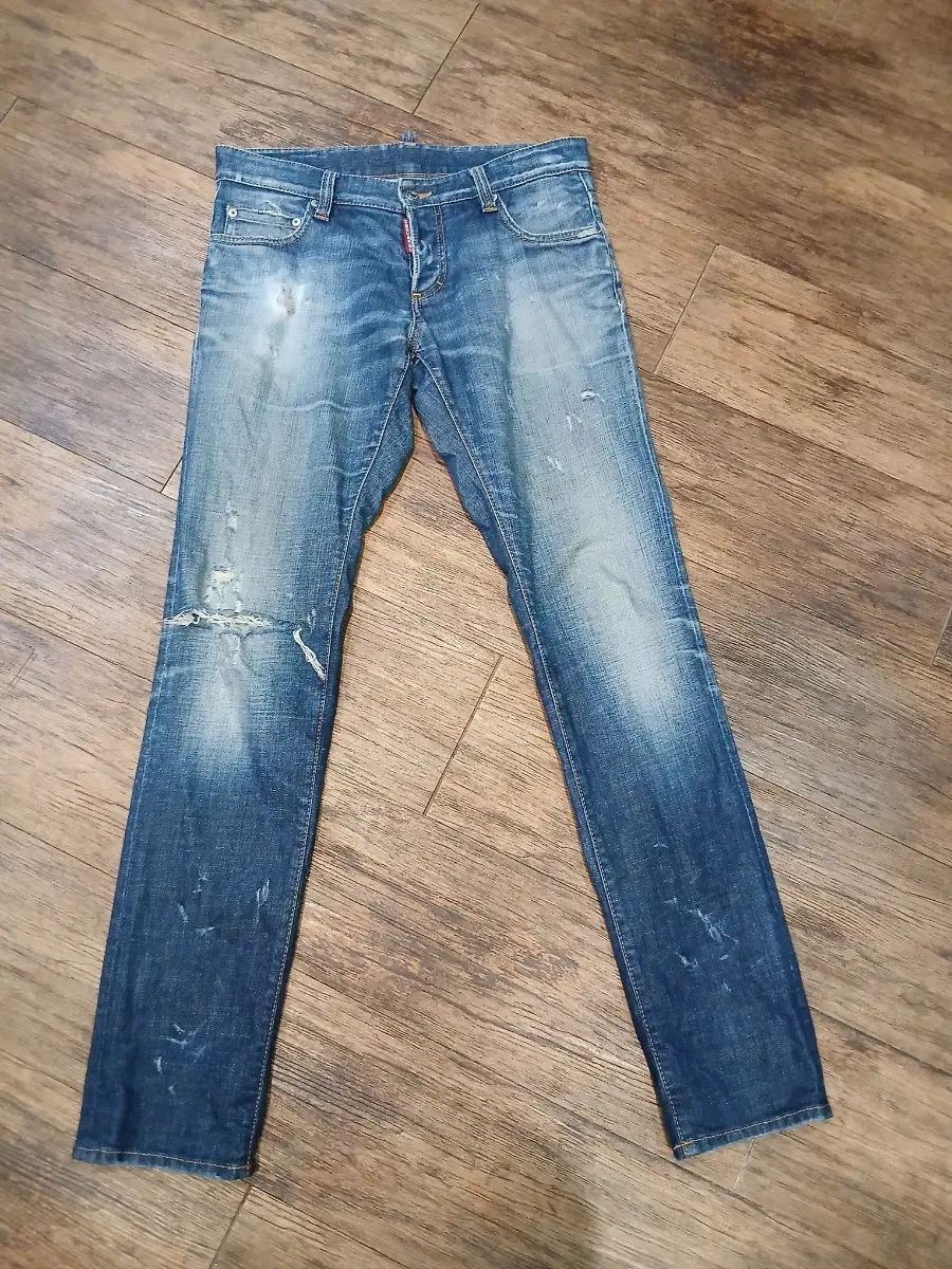 DSQUARED2 ディースクエアード2 デニム ブルー ウォッシュ スリム ストレート フィット 7,496円