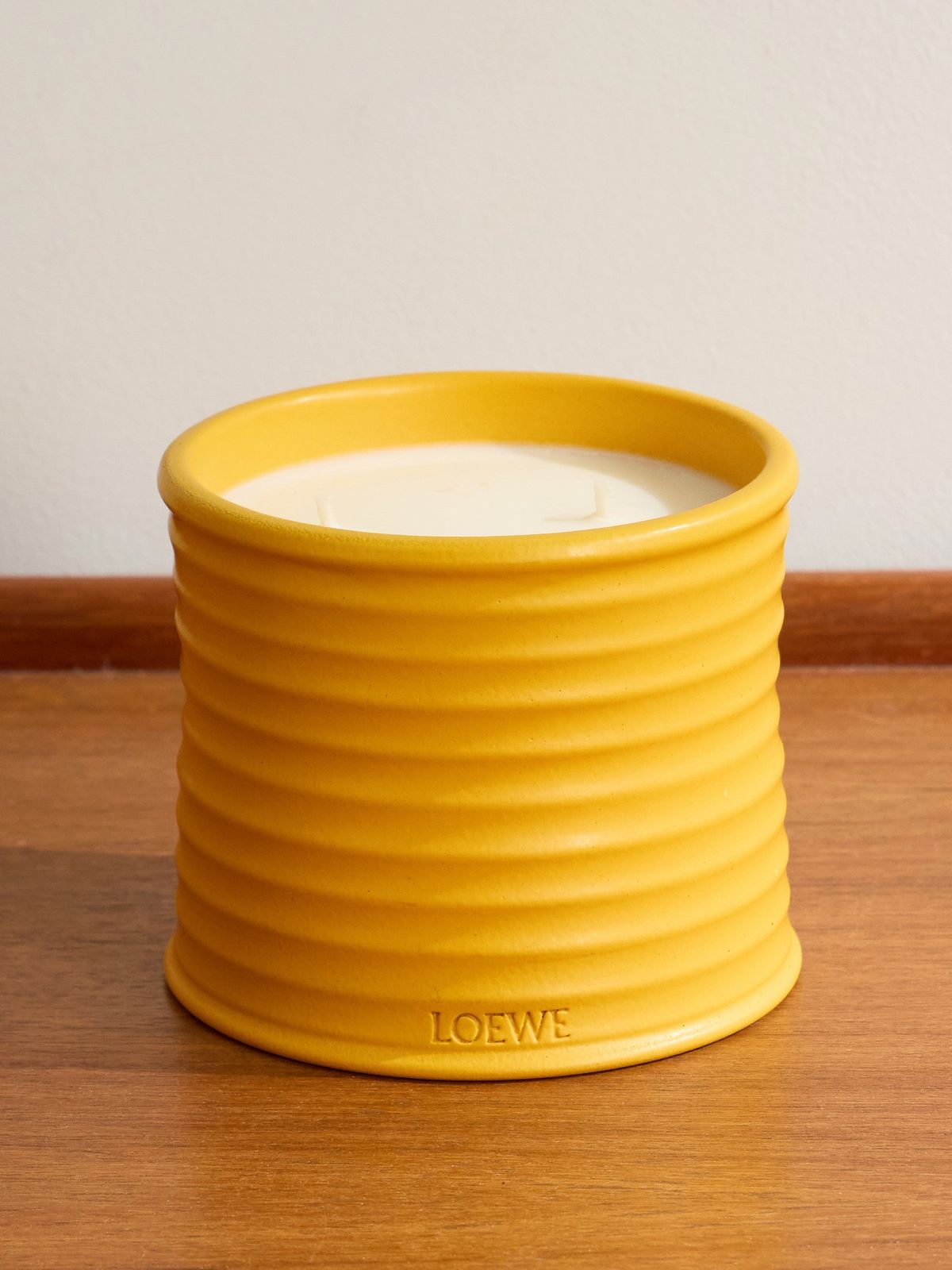 Loewe medium wasabi candle