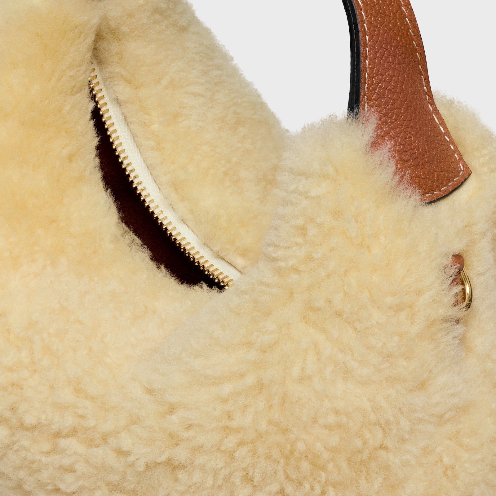 【新品・最安値】Celine Teen celine lulu NATURALTAN 正規品 ハンドバッグ 133,850円