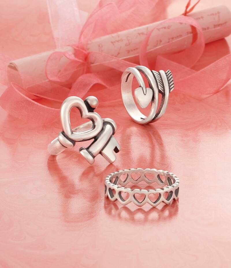 ジェームズ エイヴリー レディース アクセサリー 指輪 James Avery Tiny Hearts Band Ring Sterling Silver シルバー