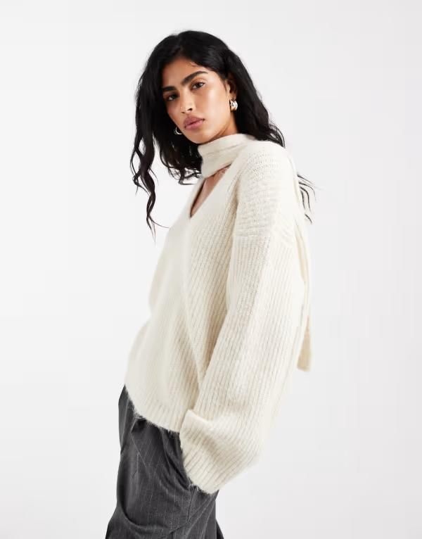 フォースレックレス レディース アウター ニット・セーター Vネック ウール 4th Reckless wool feel scarf detail v neck sweater in cream ク