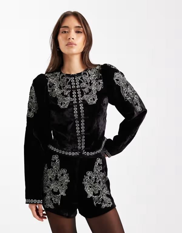 ミスセルフフリッジ レディース アウター ジャケット・ブルゾン ベルベット 刺繍 ジャケット Miss Selfridge embroidered puff sleeve velvet jacket