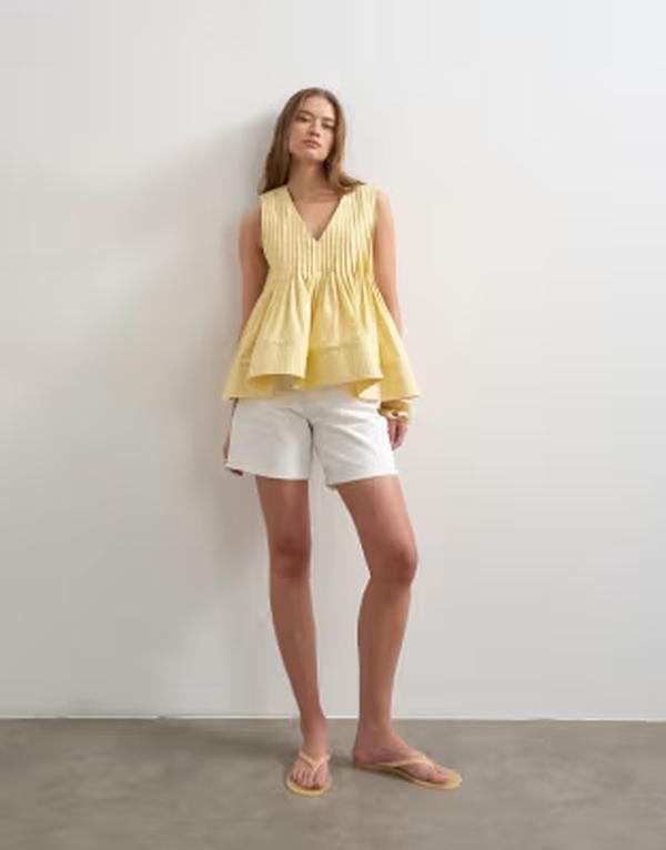 トップショップ レディース トップス タンクトップ Vネック A ライン Topshop vneck pintuck detailing aline top in lemon yellow Lemon