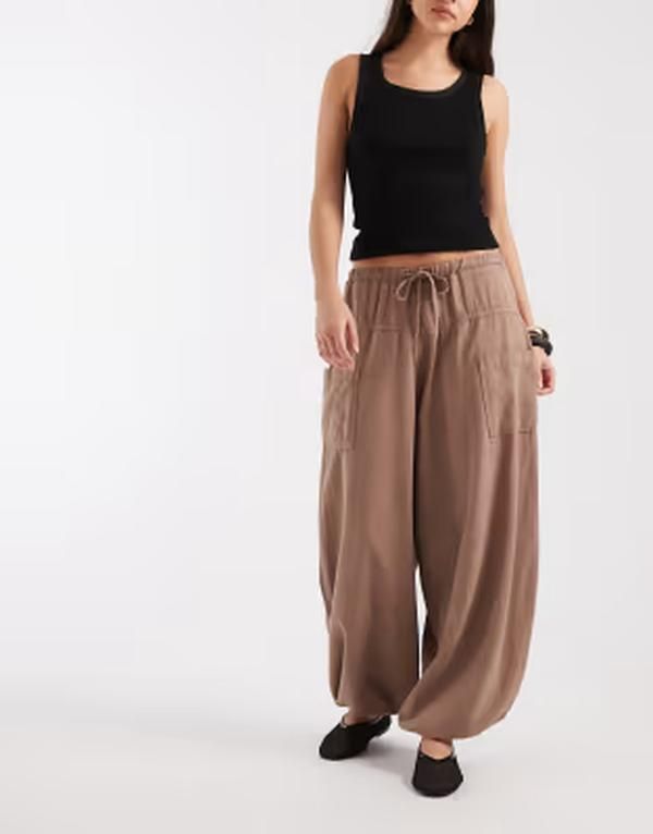 エイソス レディース ボトムス デニムパンツ ASOS DESIGN tie waist casual balloon pants in mushroom