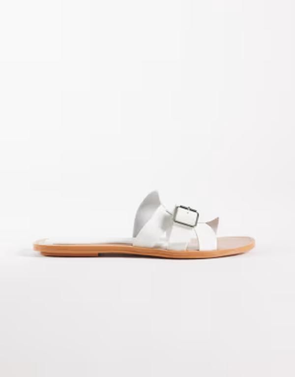 エイソス レディース シューズ サンダル ASOS DESIGN Feature interlocking straps flat sandals WHITE ホワイト