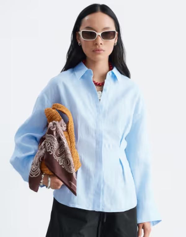 アンドアザーストーリーズ レディース トップス シャツ リネン Other Stories linen shirt with cinch waist and volume sleeves in lig