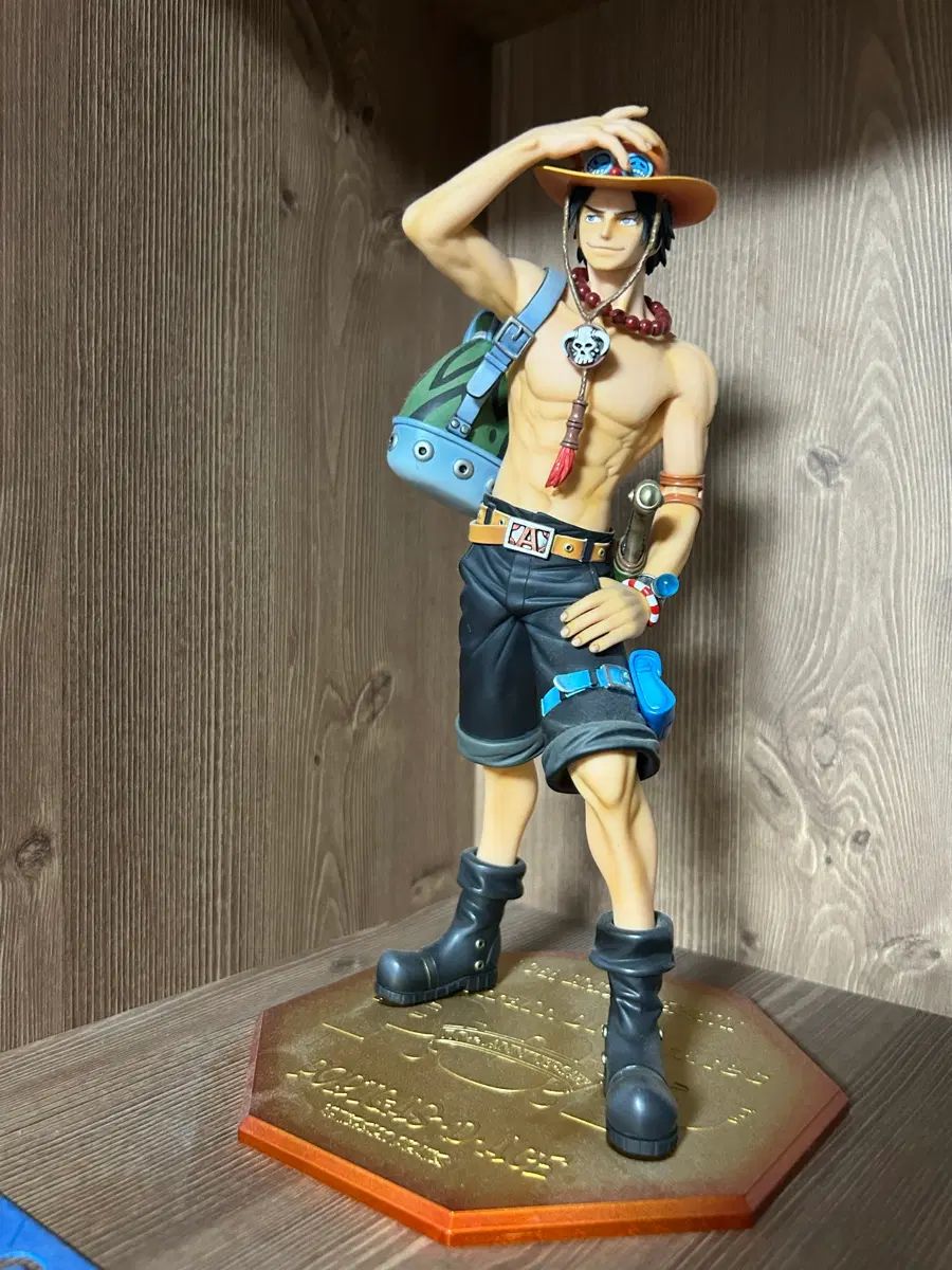 ONE PIECE エース popフィギュア