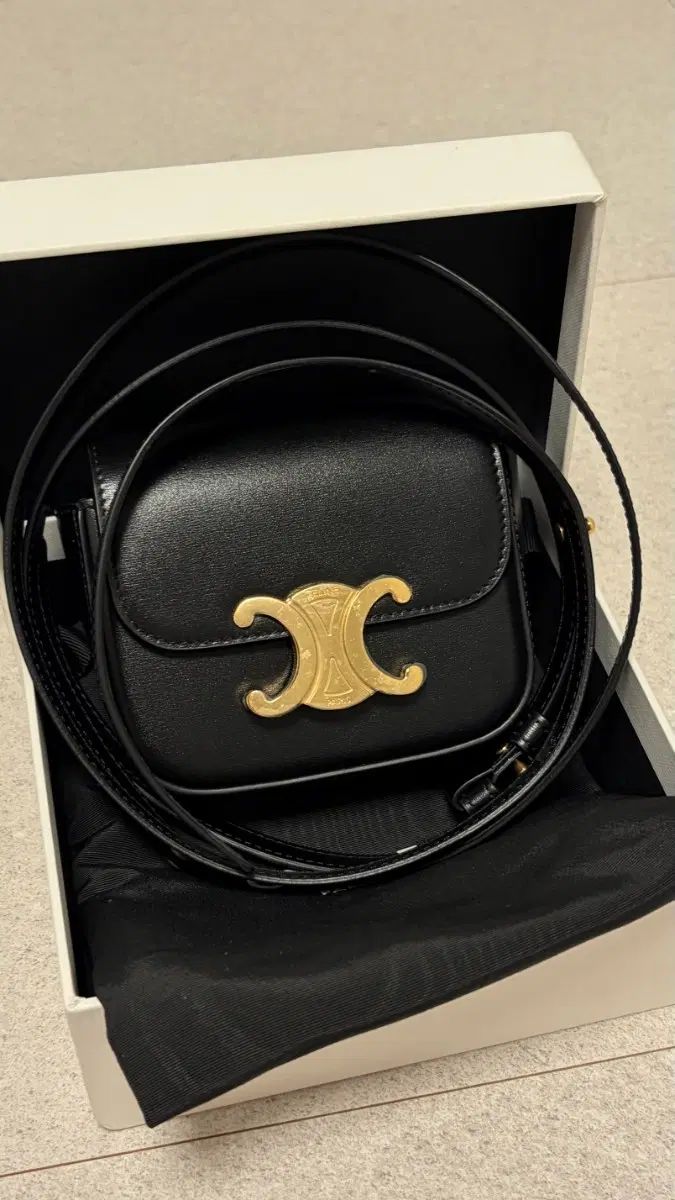Celine セリーヌ ミニ クル ド 115,238円