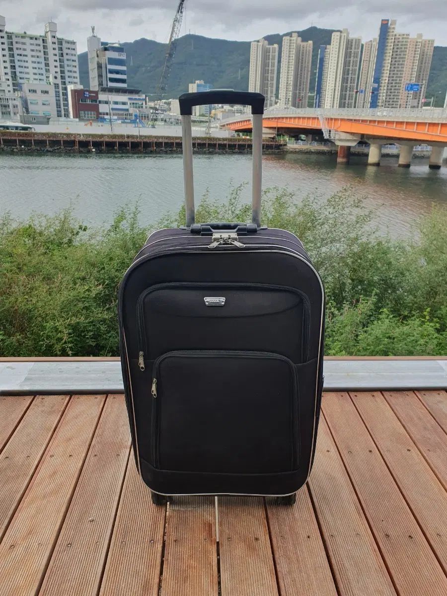 旅行の必須品 ブラック 旅行用 キャリアーバッグ 出品^^ 6,972円