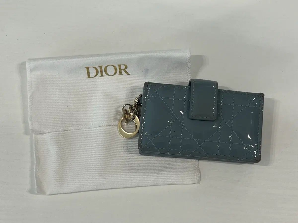 ディオール DIOR レディ パテント カナージュ アコーディオン カード 財布 スカイブルー 17,131円