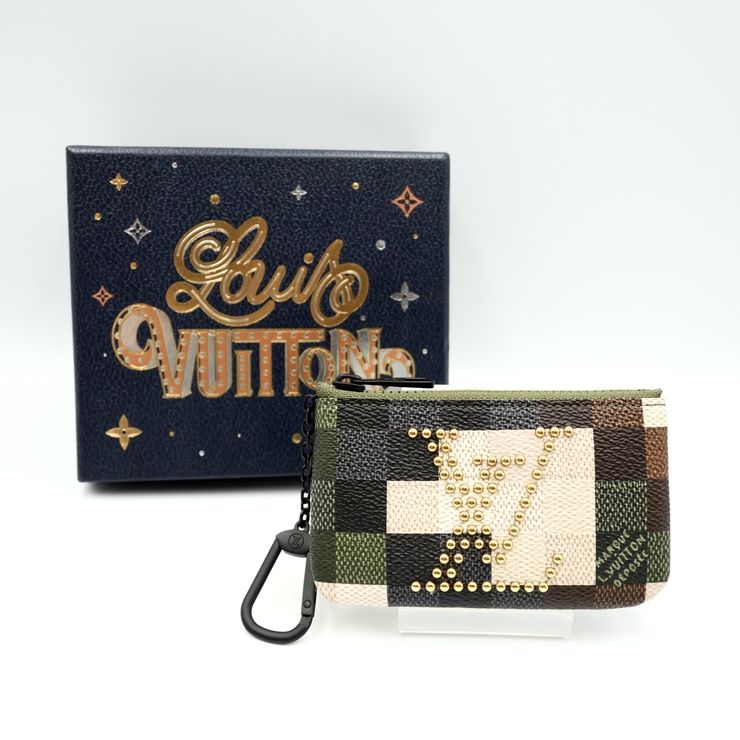 LOUIS VUITTON（ルイ・ヴィトン）ポシェット・クレ ダモフラージュ キャンバス LVスタッズ マルチカラー コインケース キーケース レディース メンズ【中古】