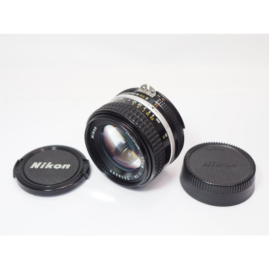 送料無料 Nikon Ai-s 50mm F1.4 マニュアル フォーカス レンズ ニコン [管NI9148］