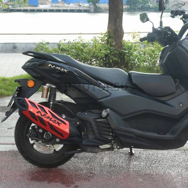 ヤマハ NMAX155 N-MAX 155 2025 用オートバイアクセサリー マフラーカバー アクセサリー バイクパーツ