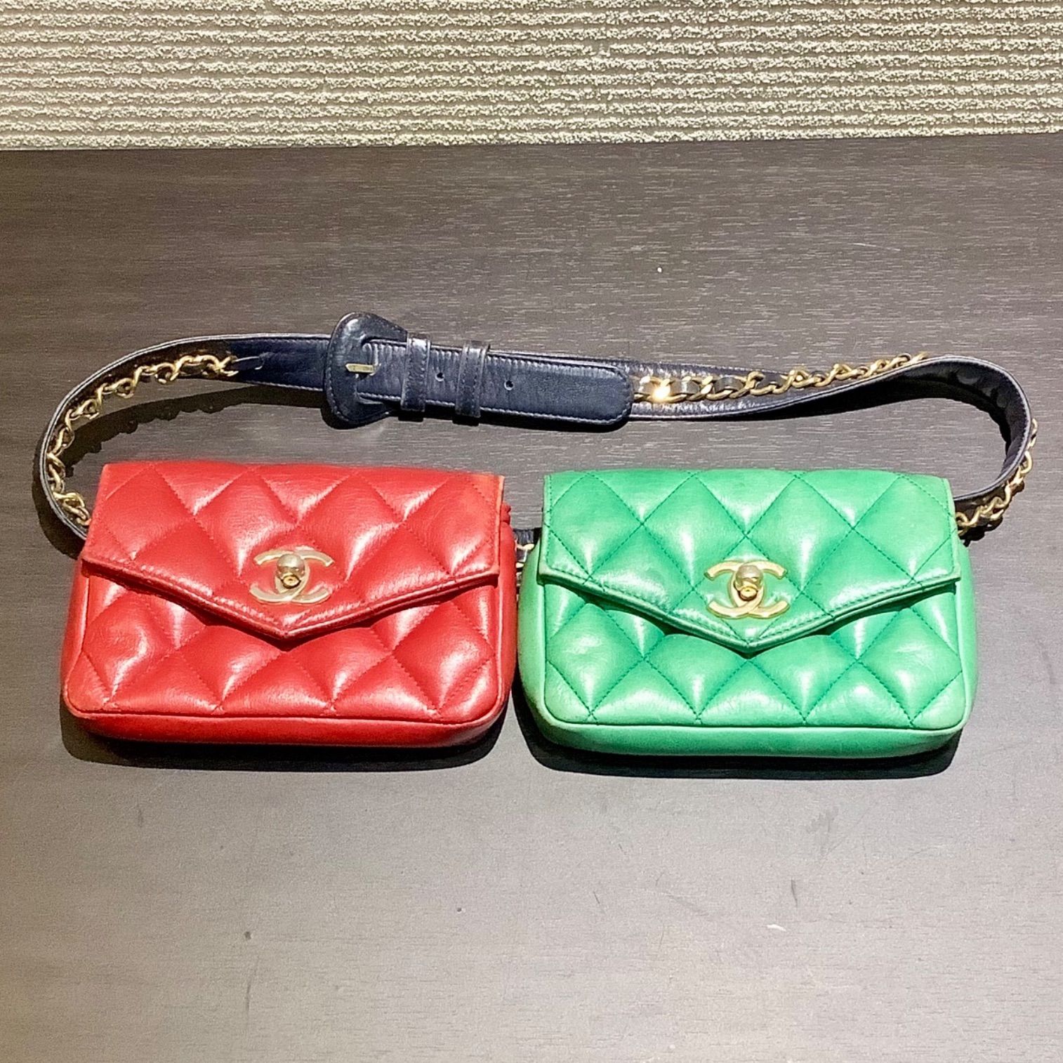 シャネル CHANEL ココマーク マトラッセ チェーン ベルト ウエストポーチ ボディバッグ ダブル 赤 レッド グリーン 黒 VINTAGE C791/T240 275,999円