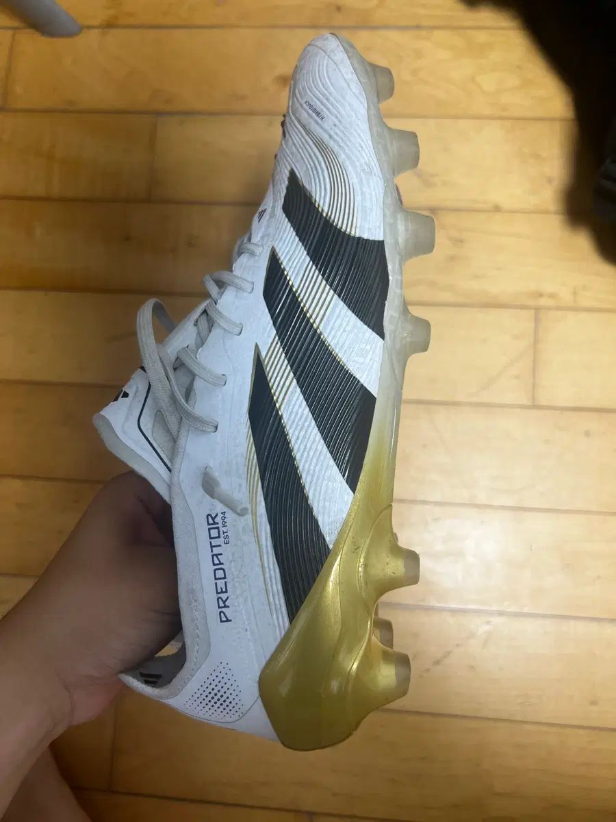 アディダス プレデター 25 280