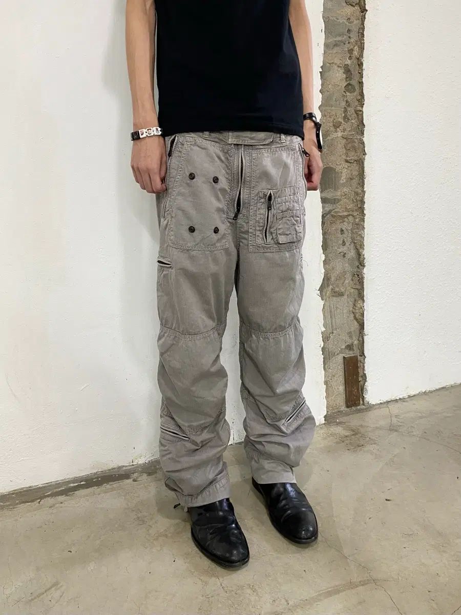 リップ・ヴァン・ウィンクル パラシュート 3D カーゴ パンツ 24,018円