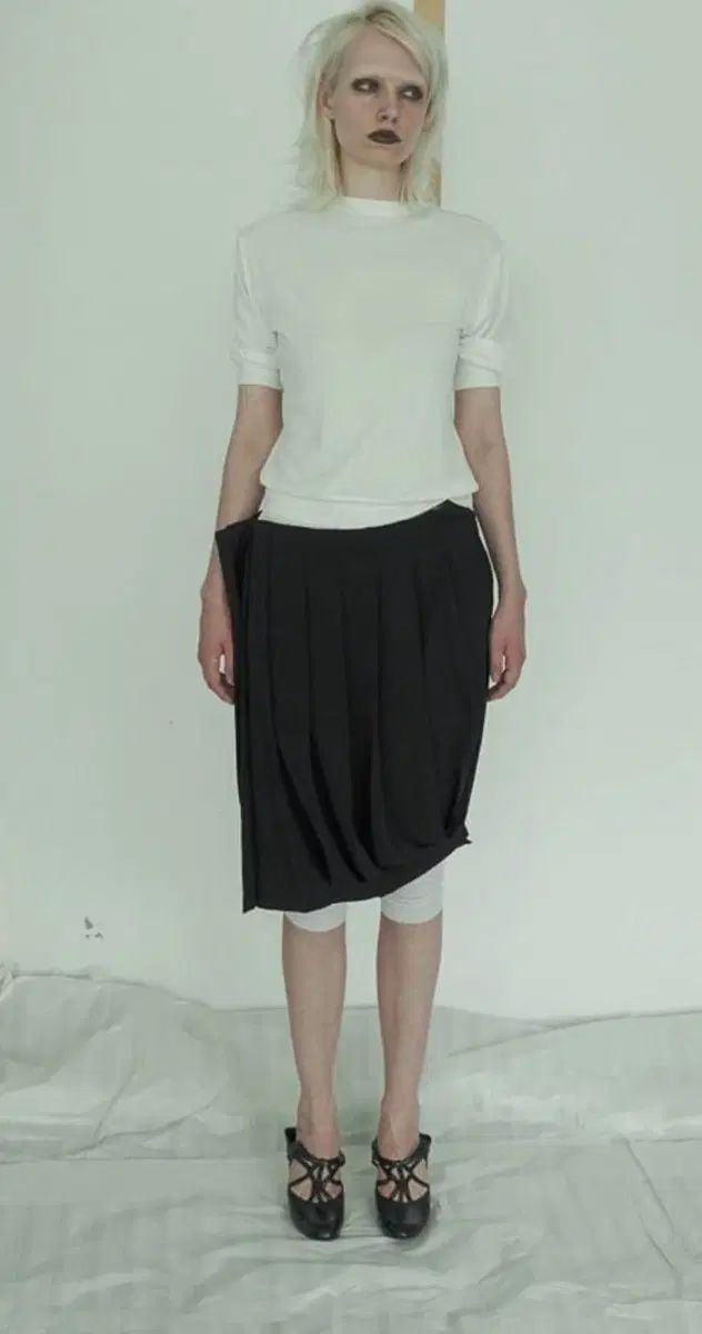 Eonts 애옹쓰 ピンタック プリーツスカート - black