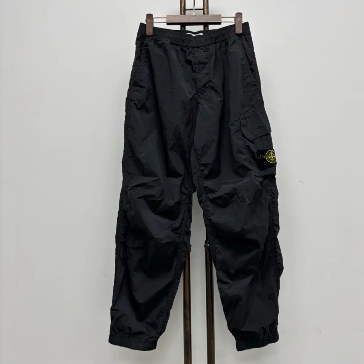 30 ストーンアイランド ナイロンメタル カーゴパンツ