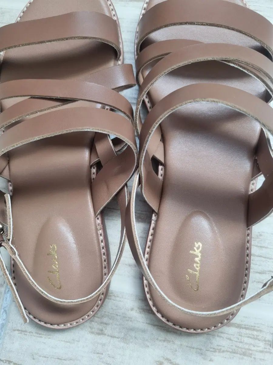 クラークス サンダル 245 250 新品 6,134円