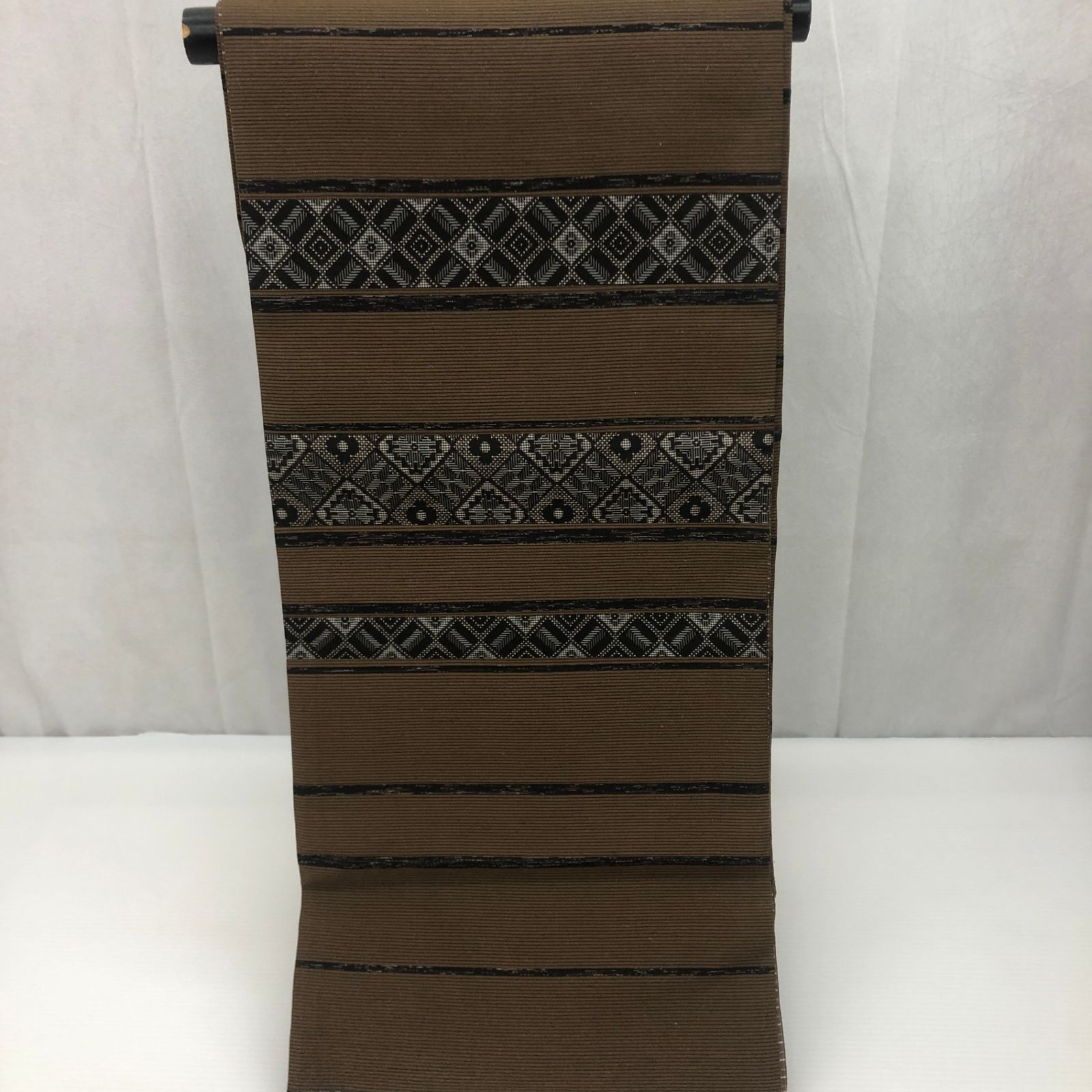 袋帯 逸品 おしゃれ帯 本場大島紬 茶色 レトロ調 模様 和装小物 全通 全長440㎝ 幅31cm_255